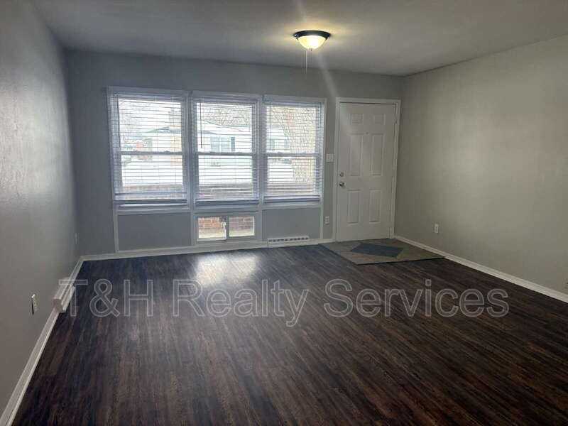 608 Iroquois Dr - Photo 4 of 22