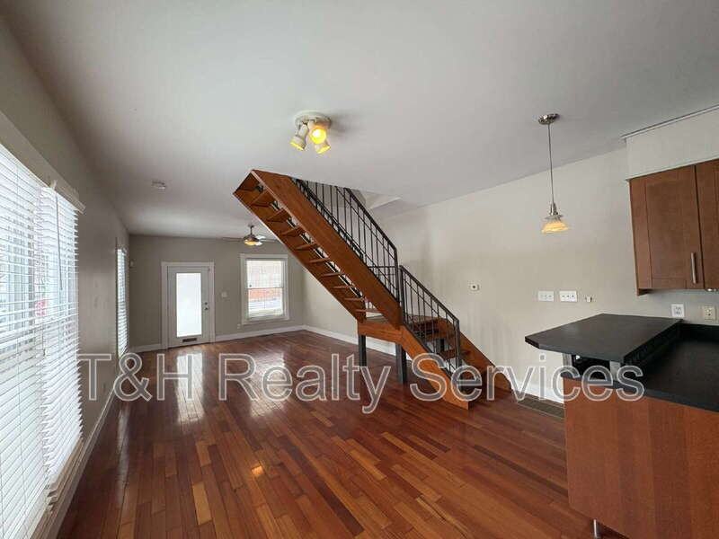 1820 E 12th St - Photo 6 of 21