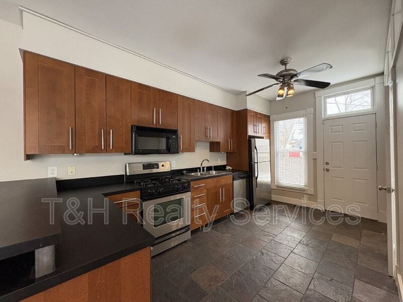 1820 E 12th St - Photo 7 of 21