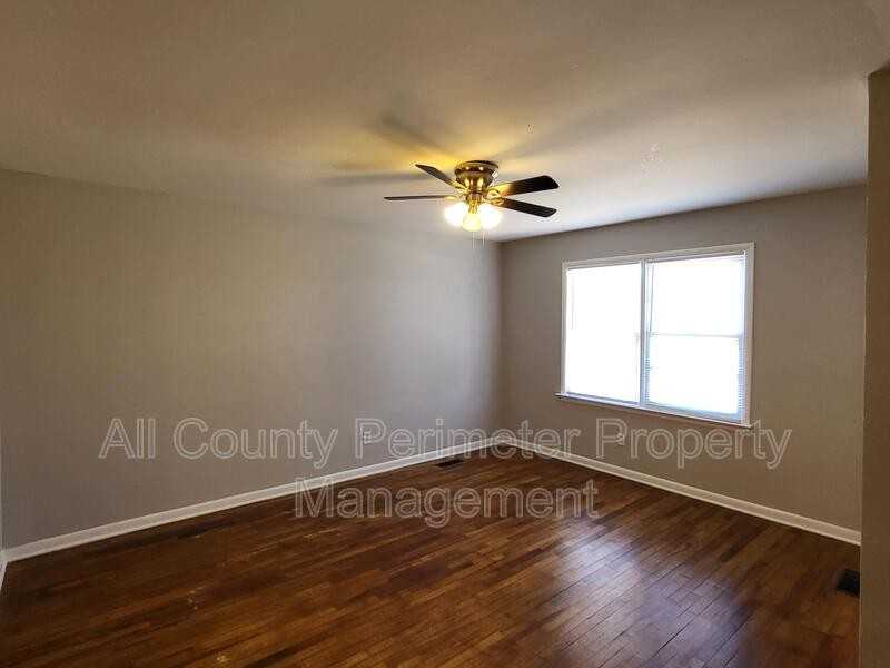 4280 Bloomfield Rd - Photo 2 of 10