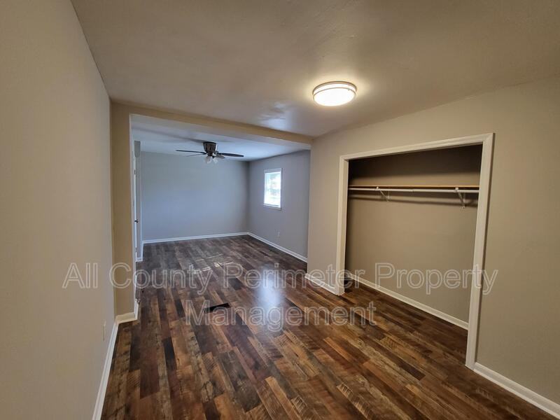 4280 Bloomfield Rd - Photo 4 of 10