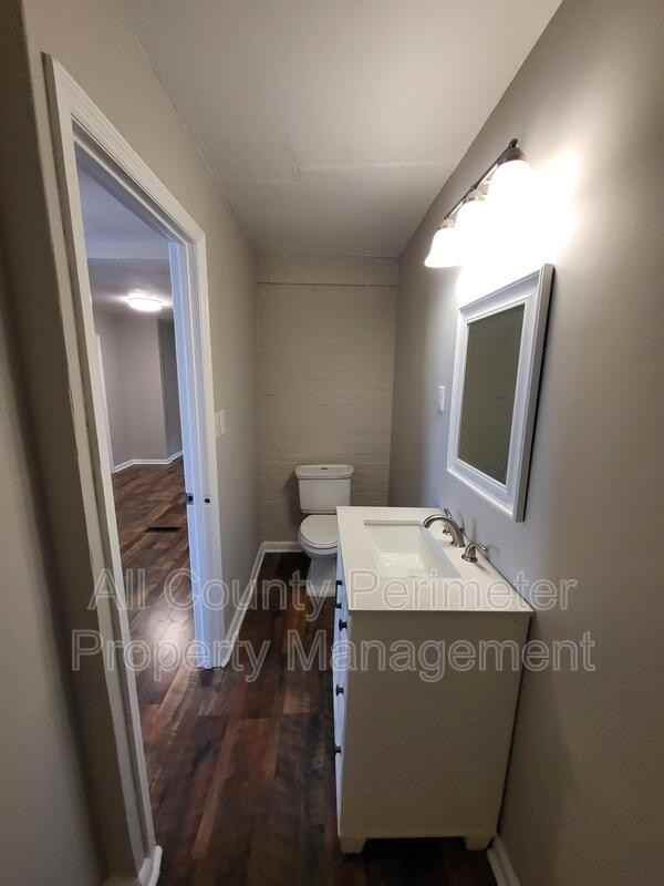 4280 Bloomfield Rd - Photo 5 of 10