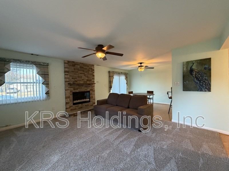 117 Roane Dr #C - Photo 3 of 15