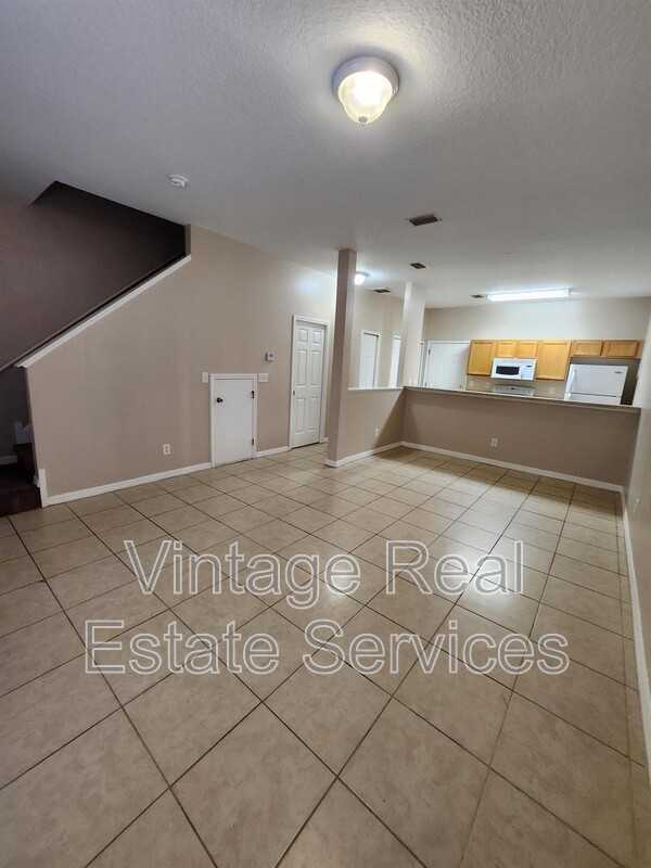 12015 Peach Grove Ct - Photo 3 of 17