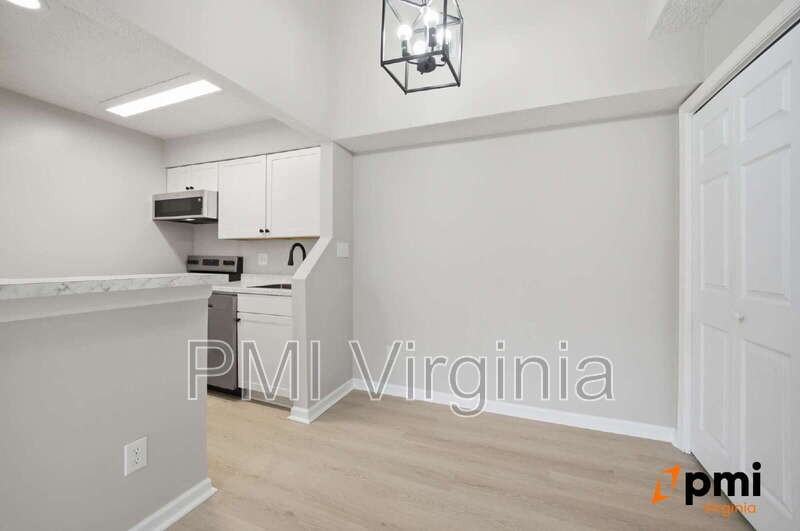 340 Wells Ct - Photo 3 of 15