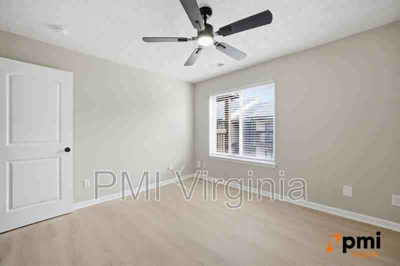 340 Wells Ct - Photo 6 of 15