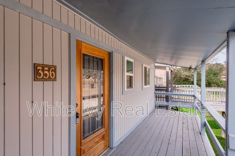 356 Peach Island Rd - Photo 5 of 34