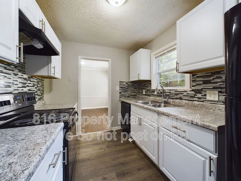 5015 E 40th St - Photo 7 of 22