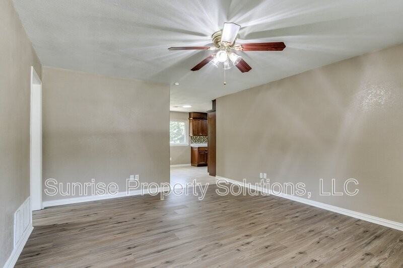 1332 E Brooks St - Photo 3 of 17