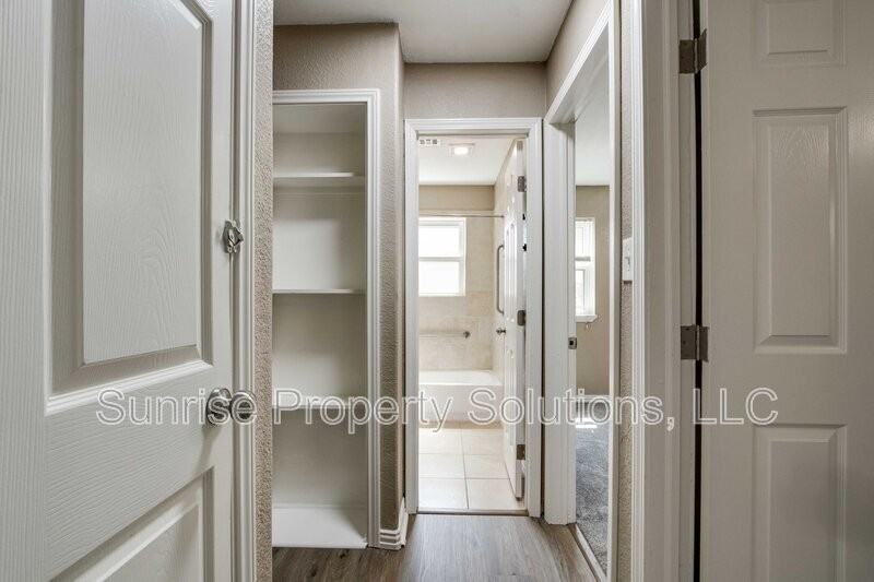 1332 E Brooks St - Photo 7 of 17