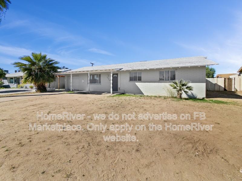 2926 N 52nd Dr - Photo 3 of 22