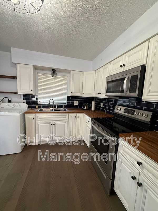 40 1st Ave - Photo 5 of 18