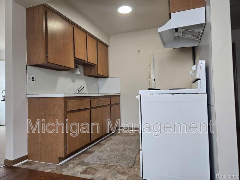 20231 Kelly Rd #2 - Photo 3 of 12