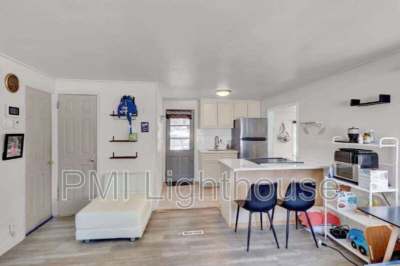 117 Upton Dr - Photo 3 of 13