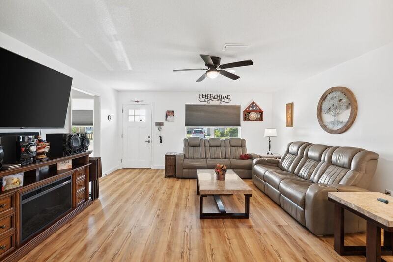 526 Camellia Ave - Photo 5 of 45