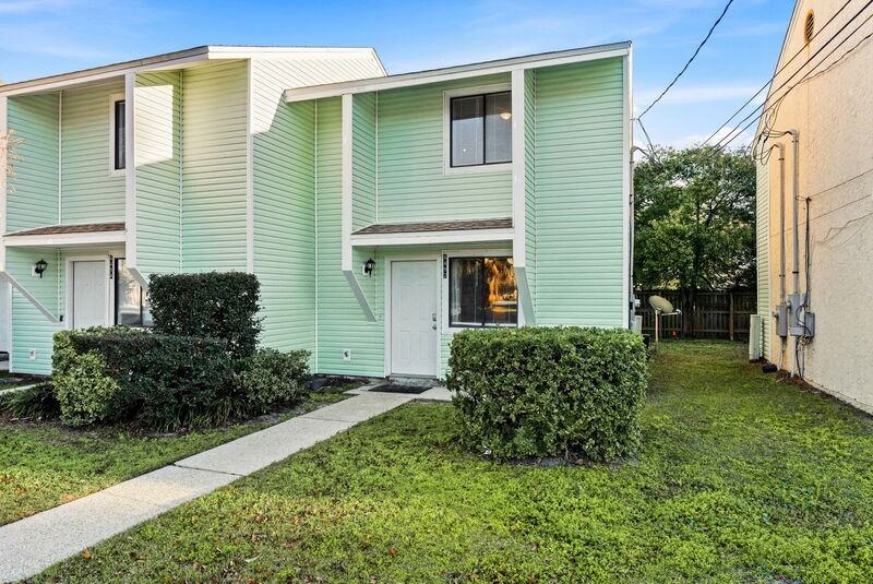 4480 E St - Photo 2 of 7