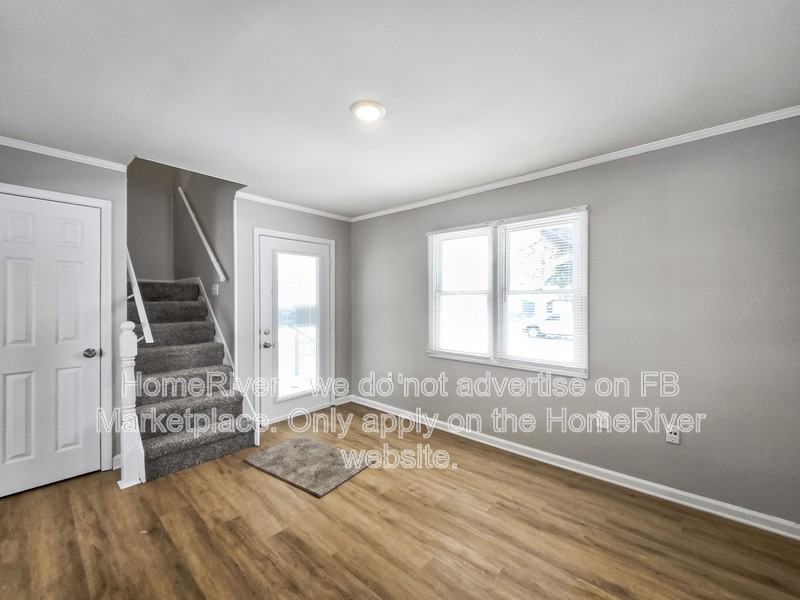 137 N 3rd Ave - Photo 2 of 20