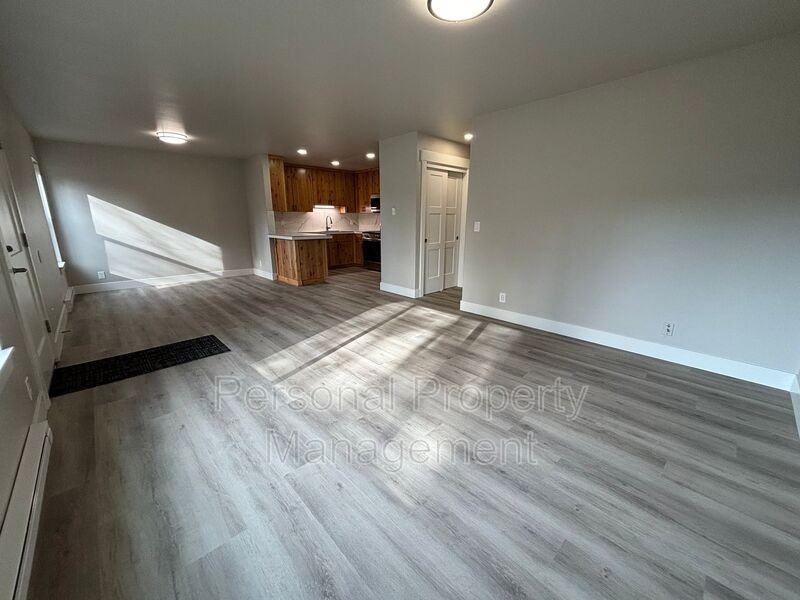 112 Elm St - Photo 4 of 17