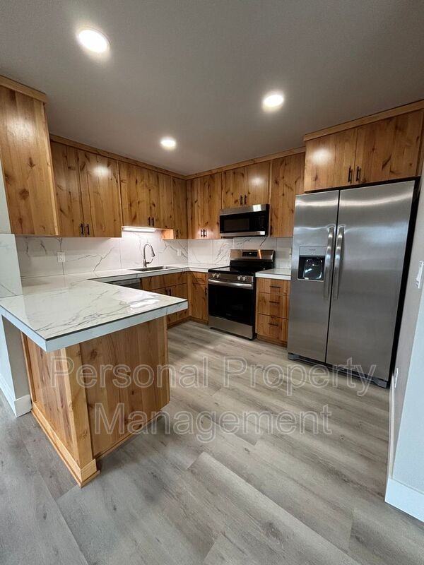 112 Elm St - Photo 7 of 17