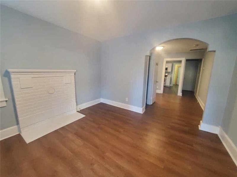 711 W 42nd St - Photo 2 of 12