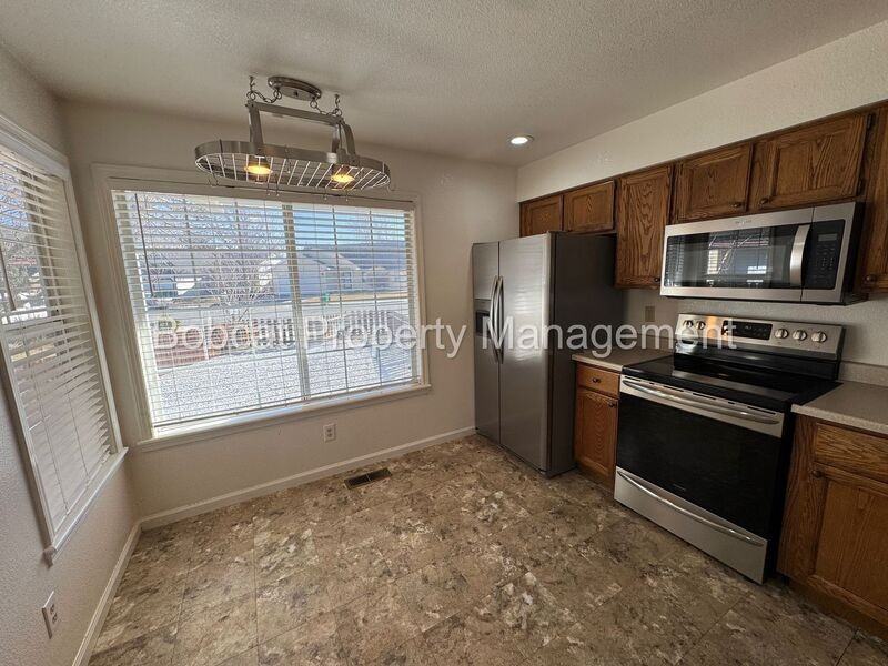 326 Sandalwood Dr - Photo 6 of 37