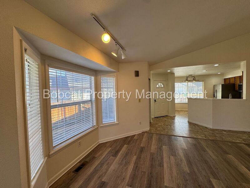 326 Sandalwood Dr - Photo 7 of 37