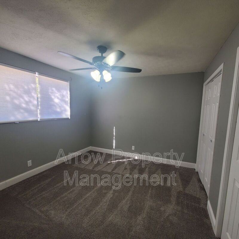 3840 S 46th St - Photo 5 of 7