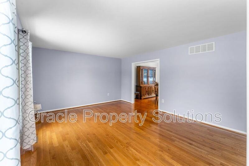 8009 Frontier Dr - Photo 6 of 43