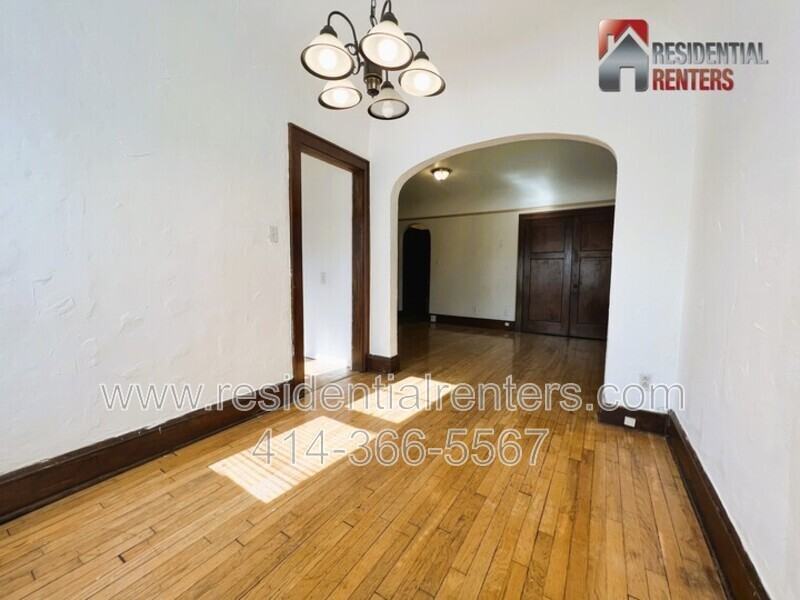 3047 S Howell Ave #3 - Photo 4 of 10