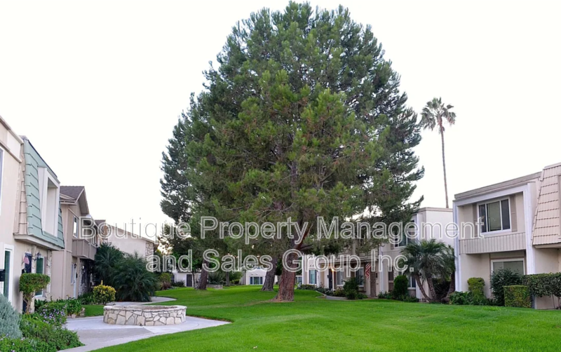 11086 El Amarillo Ave #B - Photo 3 of 14