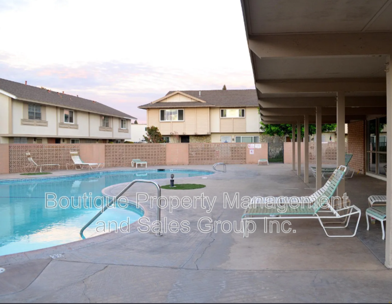 11086 El Amarillo Ave #B - Photo 6 of 14