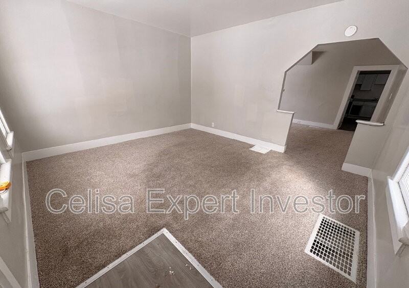 710 3rd St - Photo 2 of 8