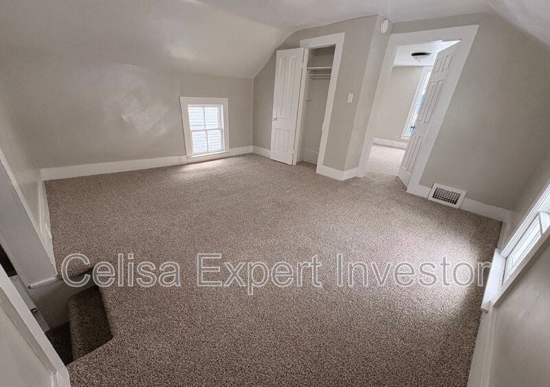 710 3rd St - Photo 7 of 8