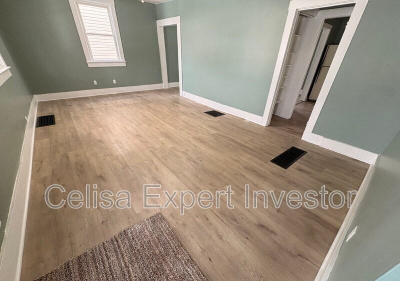 3731 Webster St - Photo 2 of 10