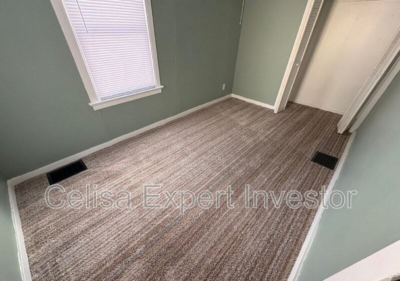 3731 Webster St - Photo 5 of 10