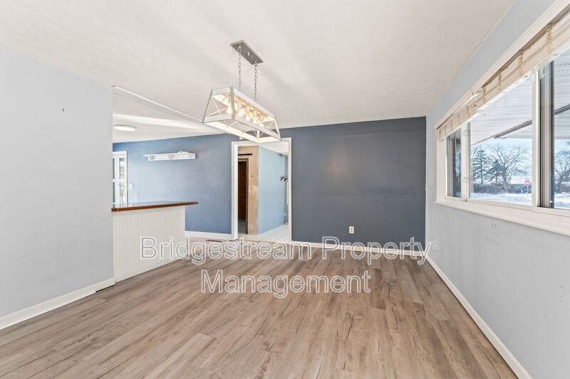 5912 Bavaria Pl - Photo 4 of 27