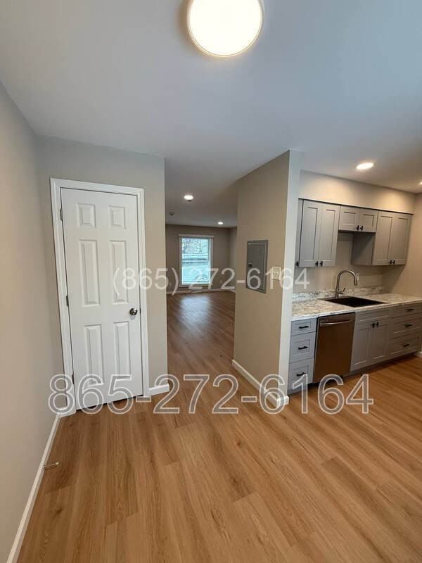 3536 Old Valley View Dr #8 - Photo 5 of 17