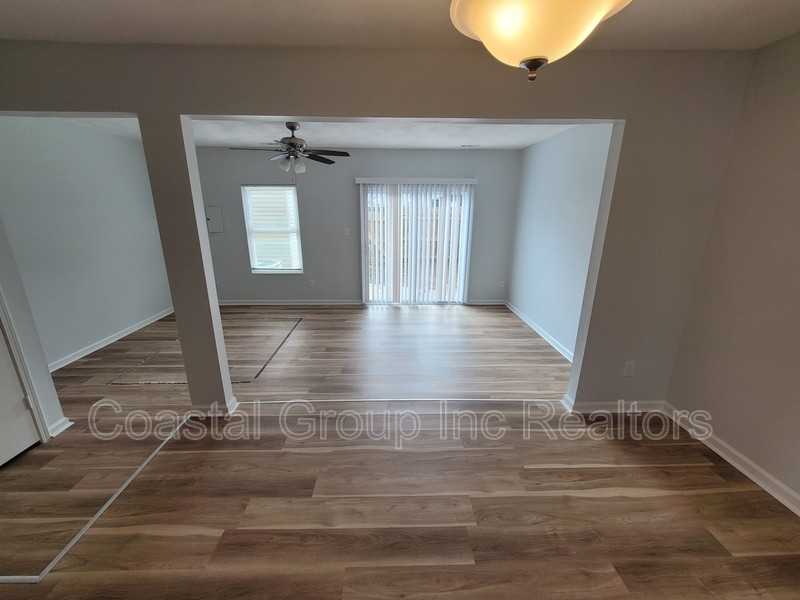 6002 Edgelake Dr - Photo 5 of 12