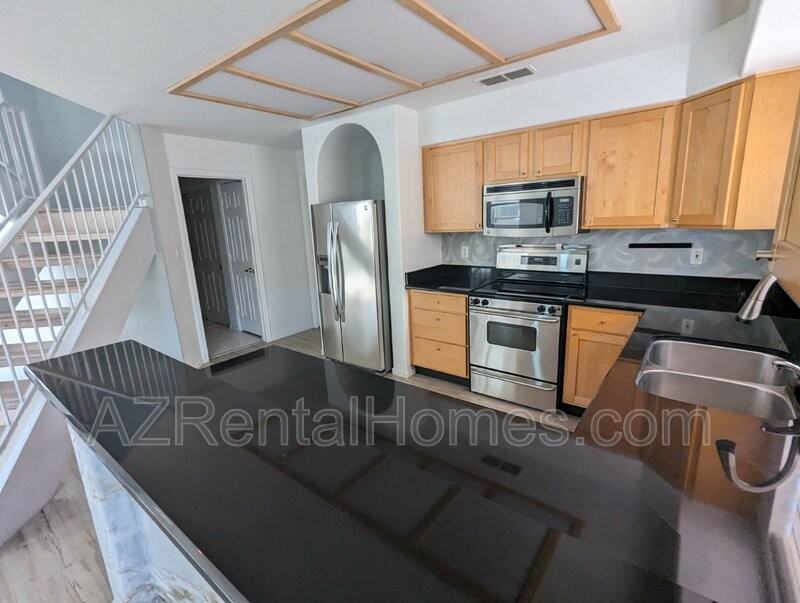 10247 N 12th Pl #3 - Photo 7 of 25