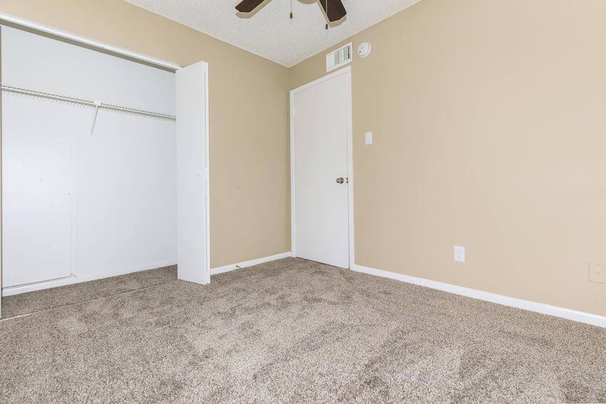 Sunpark Apartments - Photo 2 of 42