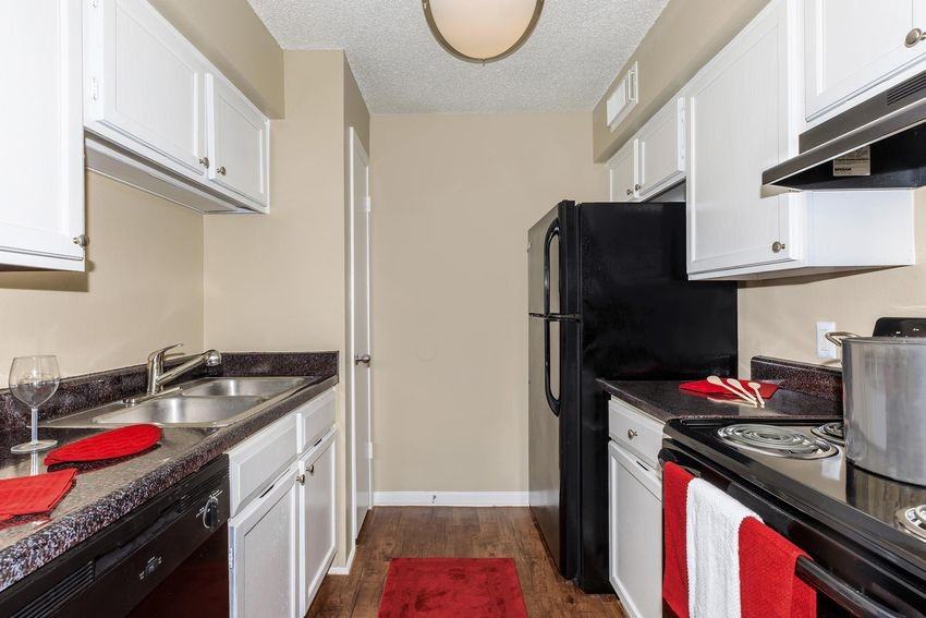 Sunpark Apartments - Photo 7 of 42