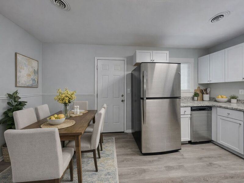 6104 E 148th St - Photo 6 of 28