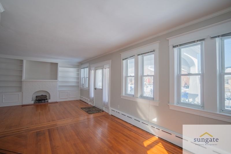 3043 Pinewood Ave - Photo 7 of 43