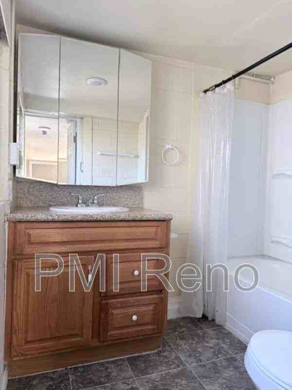 1950 A St #E - Photo 3 of 12