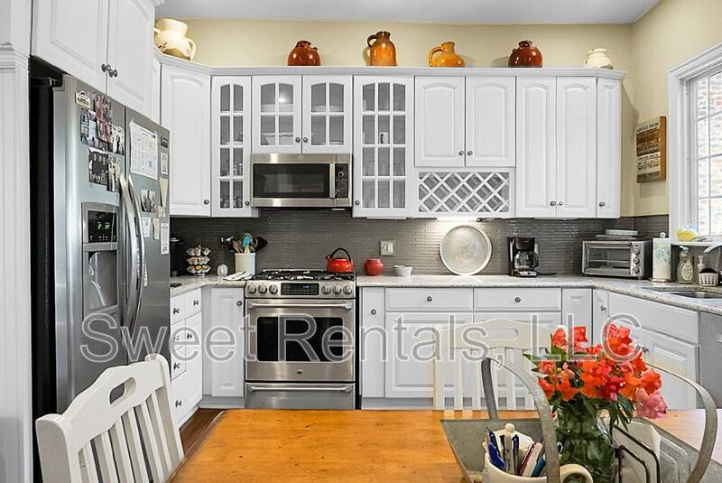 6 Wentworth St - Photo 3 of 50