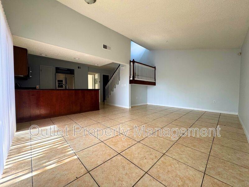 1742 Potomac Ct - Photo 7 of 27