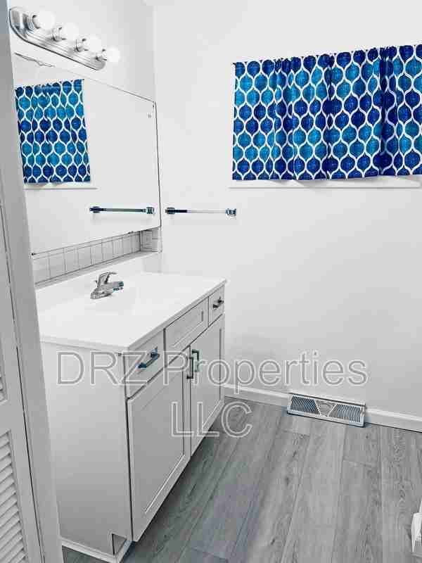 1942 Richmond St Nw #2 - Photo 3 of 12