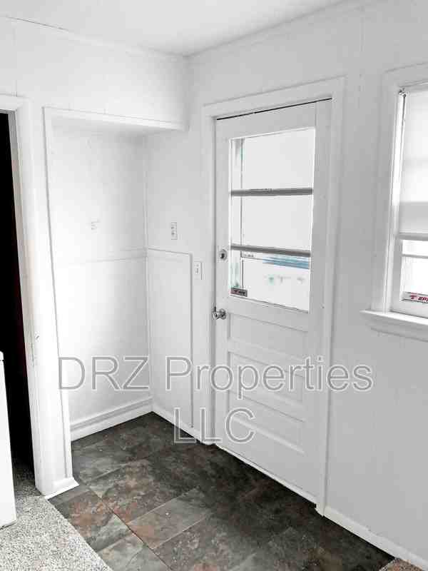 1942 Richmond St Nw #2 - Photo 5 of 12