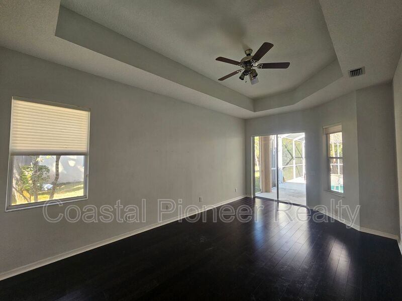 10441 Greendale Dr - Photo 7 of 33