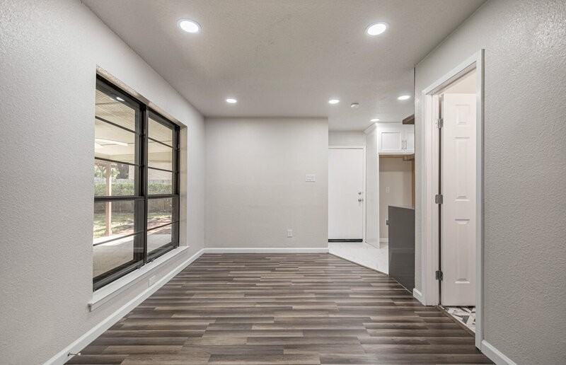 9223 Ridgeland St - Photo 6 of 13